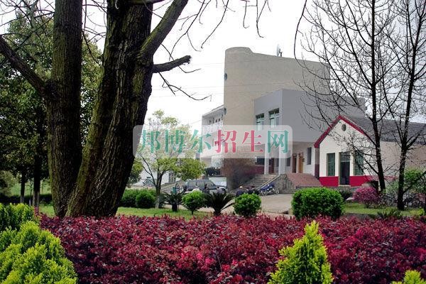 湖南九嶷職業(yè)技術學院招生辦聯(lián)系電話