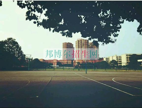 四川省信息通信學(xué)校2016年報(bào)名條件、招生對象