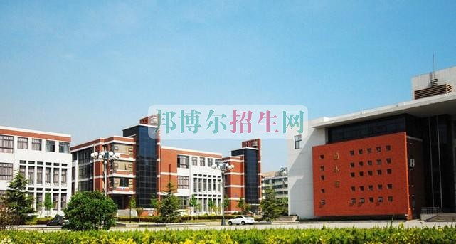 高中畢業(yè)學民航商務(wù)好嗎