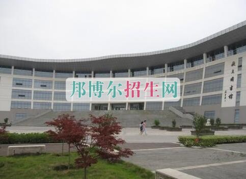 中專(zhuān)學(xué)針灸推拿有前途嗎