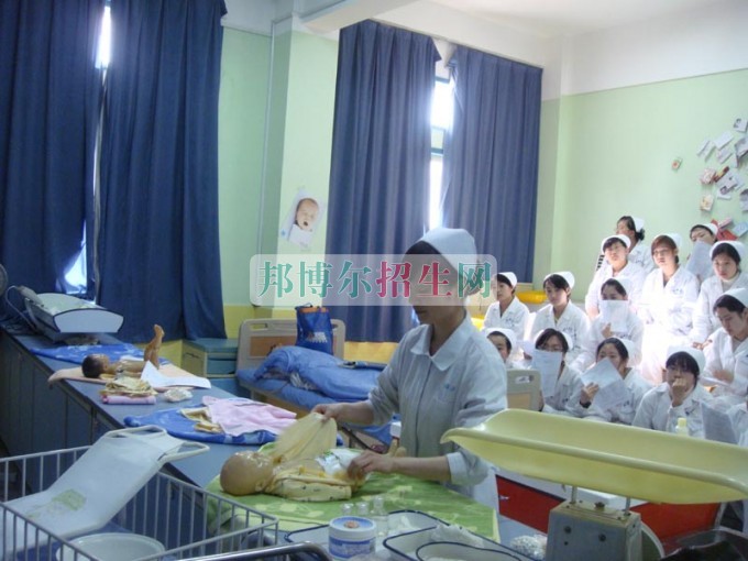 成都好一點(diǎn)的高級護(hù)理學(xué)校