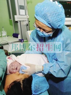 成都大專學(xué)校有哪些有助產(chǎn)護理