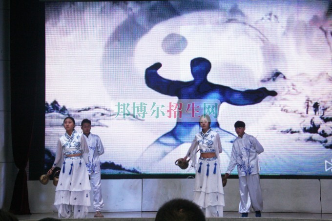 天府新區(qū)成人中等專業(yè)學(xué)校“美好新區(qū)，千年廣都”
