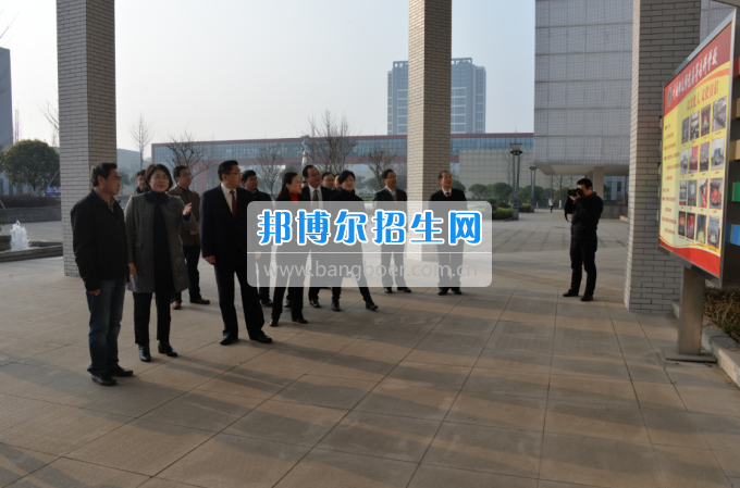 川南幼兒師范高等?？茖W(xué)校迎接隆昌縣創(chuàng)建第四屆省級文明城市測評組考評