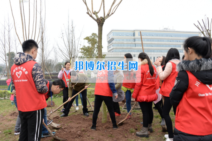 川南幼兒師范高等?？茖W(xué)校開(kāi)展“感恩”主題教育活動(dòng)培養(yǎng)學(xué)生良好道德品質(zhì)