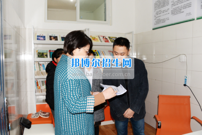川南幼兒師范高等?？茖W(xué)校黨團(tuán)工作站、圖書漂流站在學(xué)生公寓正式運(yùn)行