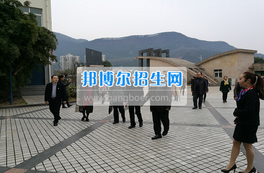 川南幼兒師范高等?？茖W校考察交流并巡查實習生情況