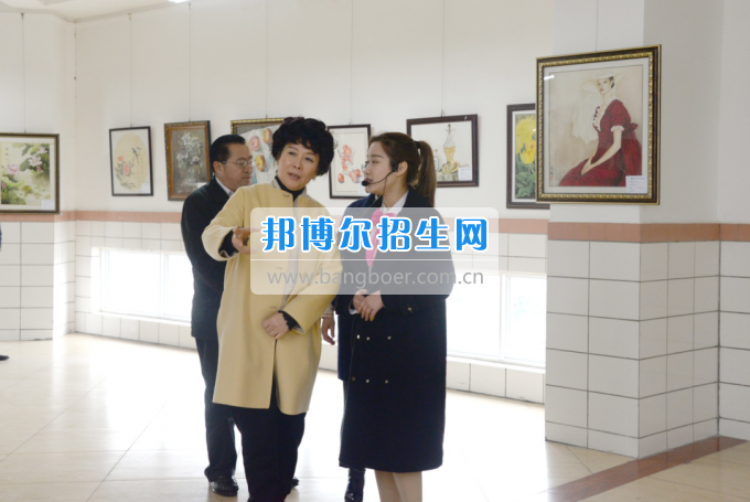 市委常委、宣傳部長潘梅到川南幼兒師范高等專科學(xué)校調(diào)研思想政治工作