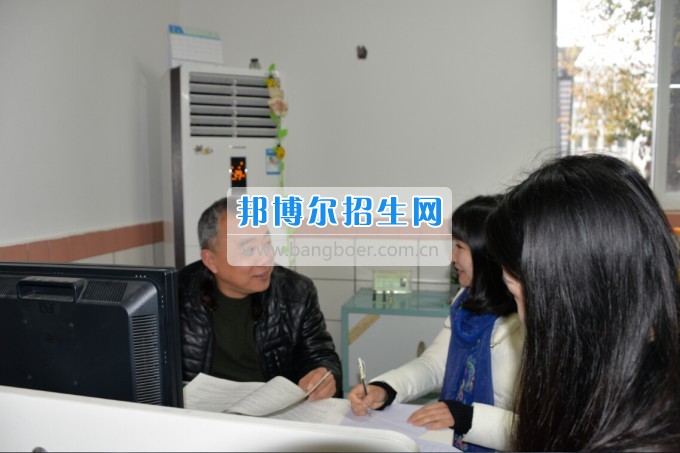 川南幼兒師范高等?？茖W(xué)校2017質(zhì)量年：撲下身子抓落實(shí)