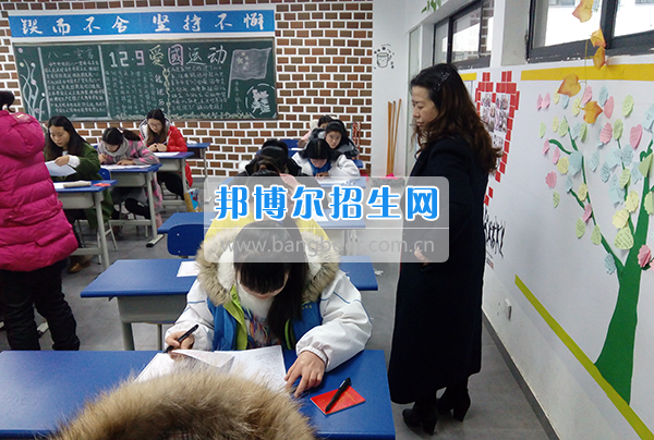 畢節(jié)醫(yī)學(xué)高等?？茖W(xué)校抓考風(fēng)、嚴(yán)考紀(jì)、提質(zhì)量