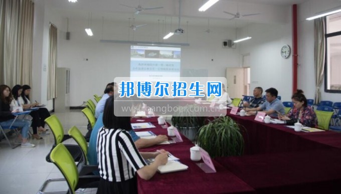 四川省一帶一路促進(jìn)會會長林忠清一行來四川省經(jīng)濟(jì)管理學(xué)校參觀考察，共同商建“一帶一路國際職業(yè)教育中心”