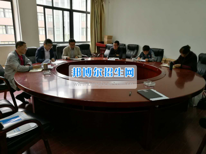 云南財(cái)經(jīng)大學(xué)統(tǒng)計(jì)與數(shù)學(xué)學(xué)院黨委及各黨支部開展學(xué)習(xí)廖俊波同志先進(jìn)事跡活動