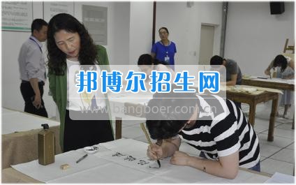 全國(guó)書畫等級(jí)考試在成都師范學(xué)院開(kāi)考