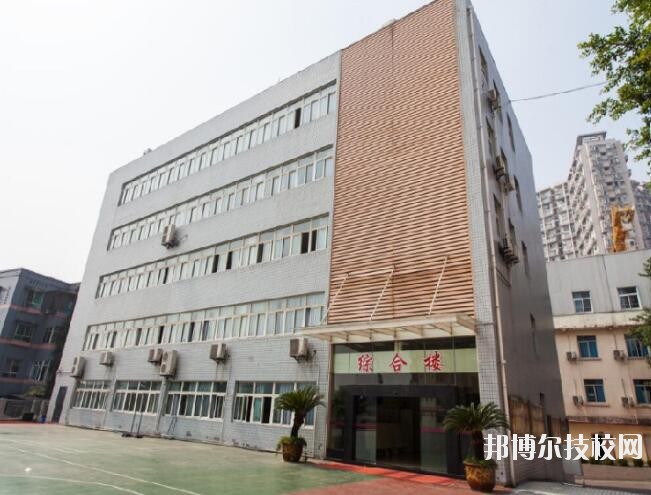 重慶建筑高級技工學校2020年報名條件、招生要求、招生對象