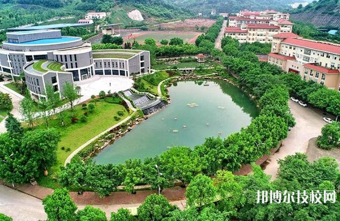 重慶女子職業(yè)高級中學(xué)2020年報名條件、招生要求、招生對象