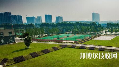 重慶城市建設(shè)技工學(xué)校2020年報(bào)名條件、招生要求、招生對象