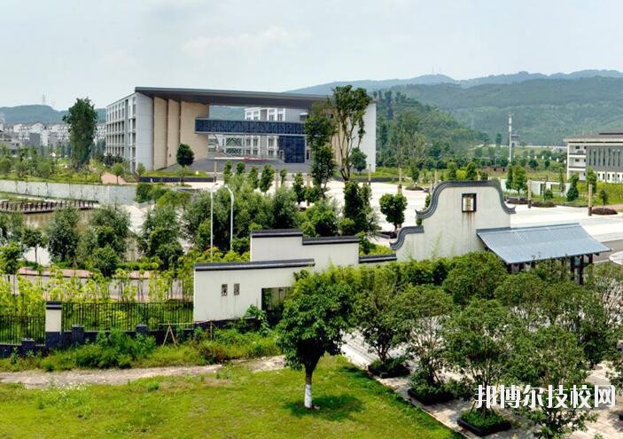 重慶兩江職業(yè)教育中心2020年報名條件、招生要求、招生對象