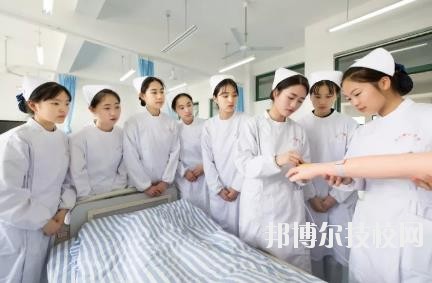 溫州護士學(xué)校2020年報名條件、招生要求、招生對象