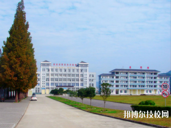 石泉縣職業(yè)教育中心2020年報名條件、招生要求、招生對象