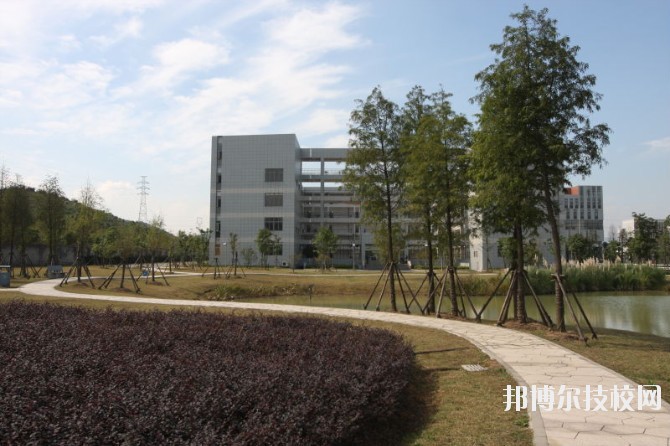 湖州中等衛(wèi)生專業(yè)學(xué)校2020年報(bào)名條件、招生要求、招生對(duì)象