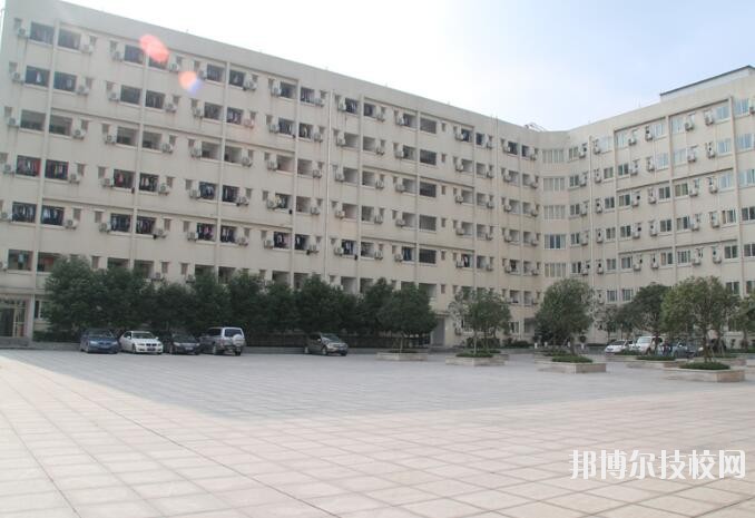 重慶礦業(yè)工程學(xué)校怎么樣、好不好