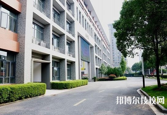紹興市中等專(zhuān)業(yè)學(xué)校2020年招生辦聯(lián)系電話(huà)