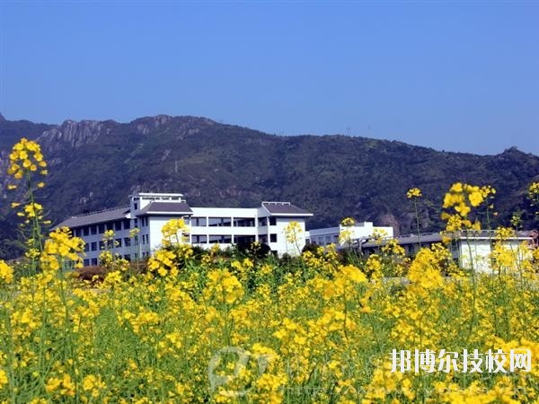 樂(lè)清市雁蕩山旅游學(xué)校2020年報(bào)名條件、招生要求、招生對(duì)象