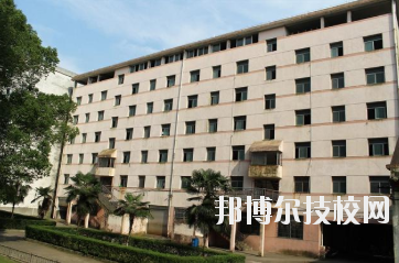 江西輕工業(yè)高級(jí)技工學(xué)校怎么樣、好不好
