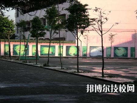 大余職業(yè)技術(shù)教育中心2020年報(bào)名條件、招生要求、招生對象