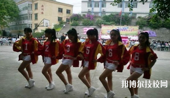 重慶醫(yī)藥科技學(xué)校2020年報(bào)名條件、招生要求、招生對(duì)象