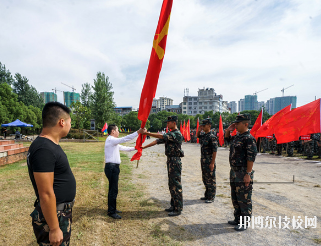 上饒衛(wèi)校2020年招生辦聯(lián)系電話(huà)