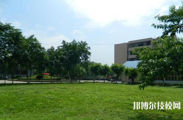 成都廣播電視中等專業(yè)學校2020年報名條件、招生要求、招生對象