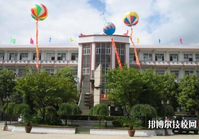 畢節(jié)財貿(mào)學校2020年報名條件、招生要求、招生對象