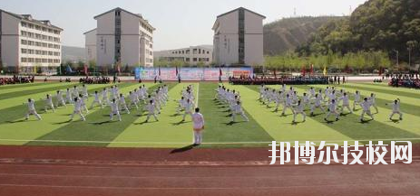平?jīng)鰴C(jī)電工程學(xué)校2020年學(xué)費(fèi)、收費(fèi)多少