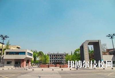 四川現(xiàn)代科技職業(yè)學(xué)校2020年報(bào)名條件、招生要求、招生對(duì)象