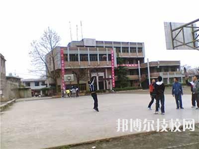 貴州龍里中等職業(yè)學校2020年報名條件、招生要求、招生對象