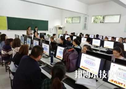 重慶現(xiàn)代技工學(xué)校學(xué)校怎么樣、好不好