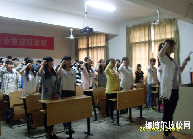 安源區(qū)職業(yè)中等專業(yè)學校2020年報名條件、招生要求、招生對象