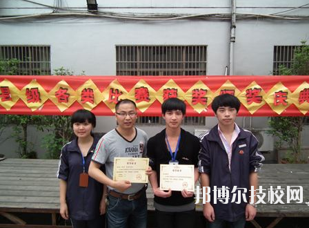 溫州新紀元學(xué)校2020年招生辦聯(lián)系電話