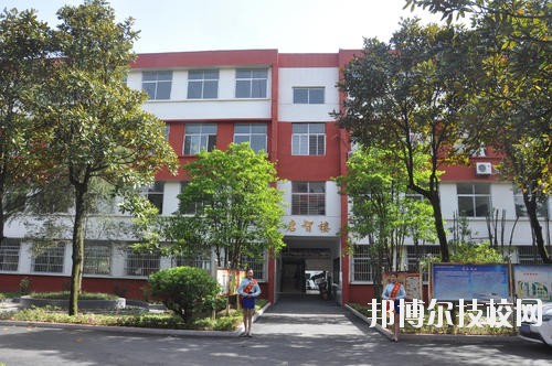 安遠應用職業(yè)技術學校怎么樣、好不好