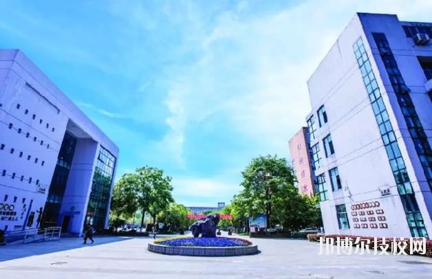 衢州工程技術(shù)學(xué)校2020年報名條件、招生要求、招生對象