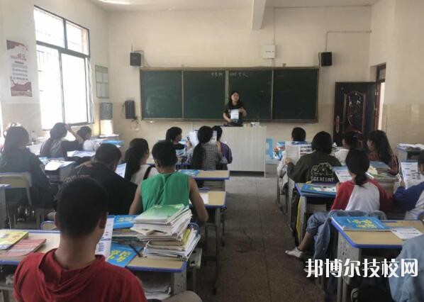安順機(jī)械工業(yè)學(xué)校2020年報(bào)名條件、招生要求、招生對(duì)象