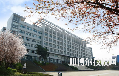 重慶三峽衛(wèi)生學(xué)校2020年報(bào)名條件、招生要求、招生對(duì)象