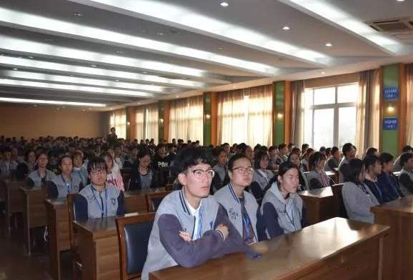 江陰華姿中等專業(yè)學(xué)校2020年報(bào)名條件、招生要求、招生對(duì)象