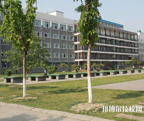 重慶紡織技工學(xué)校2020年報(bào)名條件、招生要求、招生對(duì)象