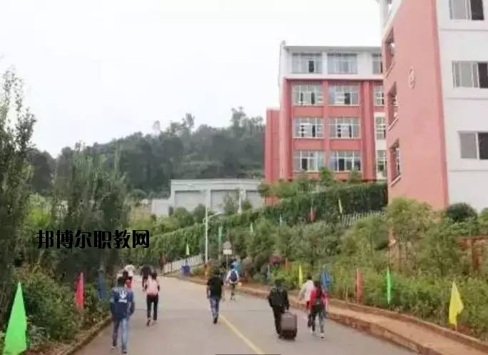 祿勸職業(yè)高級中學(xué)怎么樣、好不好