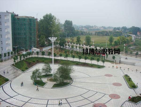來鳳中等職業(yè)技術(shù)學(xué)校怎么樣、好不好
