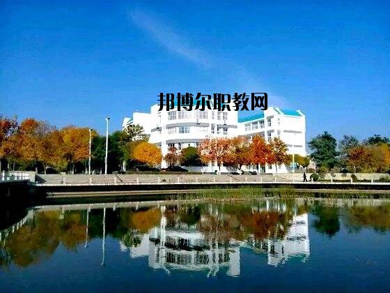 利川民族中等職業(yè)技術學校2020年報名條件、招生要求、招生對象