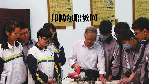 鎮(zhèn)海職教中心2020年報名條件、招生要求、招生對象
