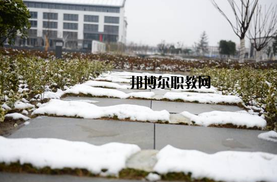 江蘇高港中等專業(yè)學(xué)校2020年報名條件、招生要求、招生對象